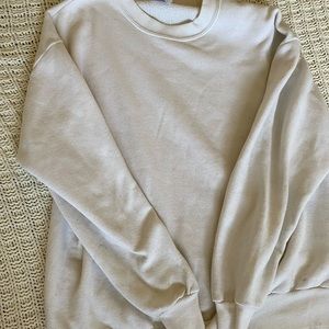comfy white sweatshirt!